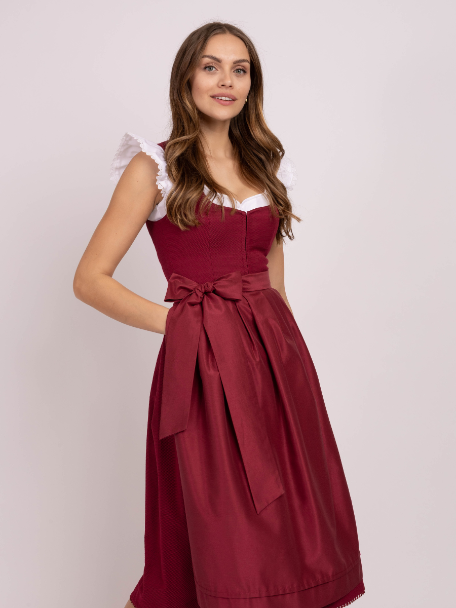 Dirndl Nelly